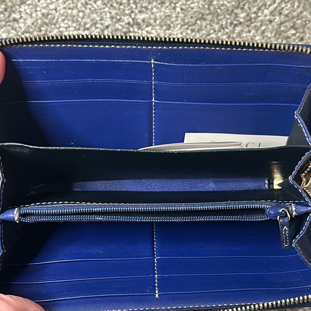 Gucci Beige and Navy Zip Wallet with Americana Logo - Picture 7 of 14
